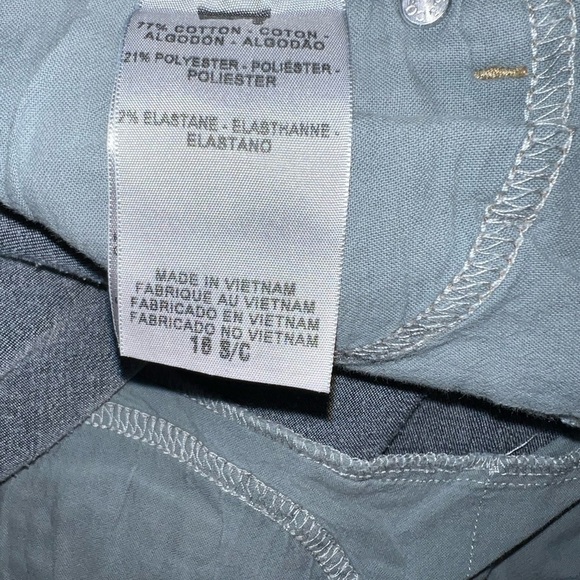 Levi's Women's Blue Jeans - Picture 6 of 8